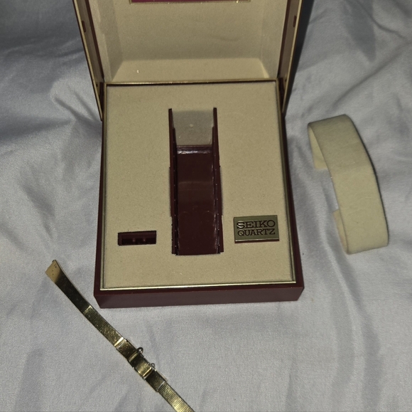 Seiko Gold Quartz Watch Vintage - Picture 5 of 13